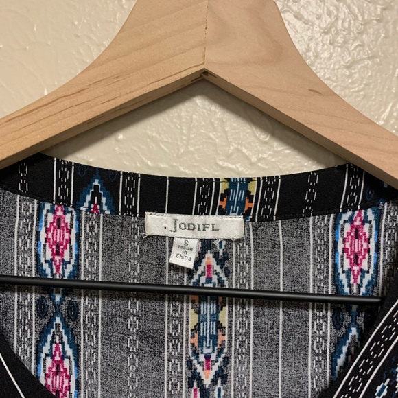 JODIFL tribal print long sleeve flowy blouse - Picture 5 of 6